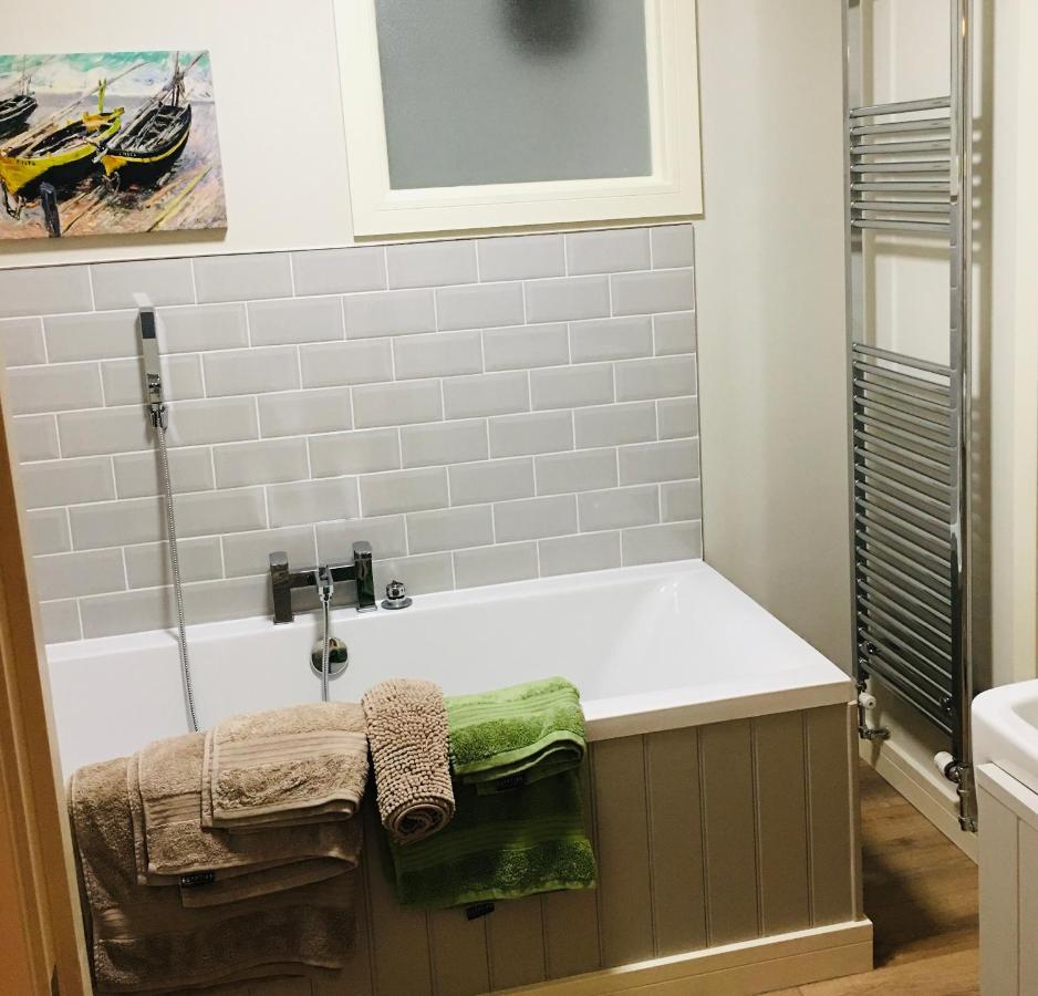 The Art Attic A Stylish Boutique Apartment Builth Wells Exterior foto
